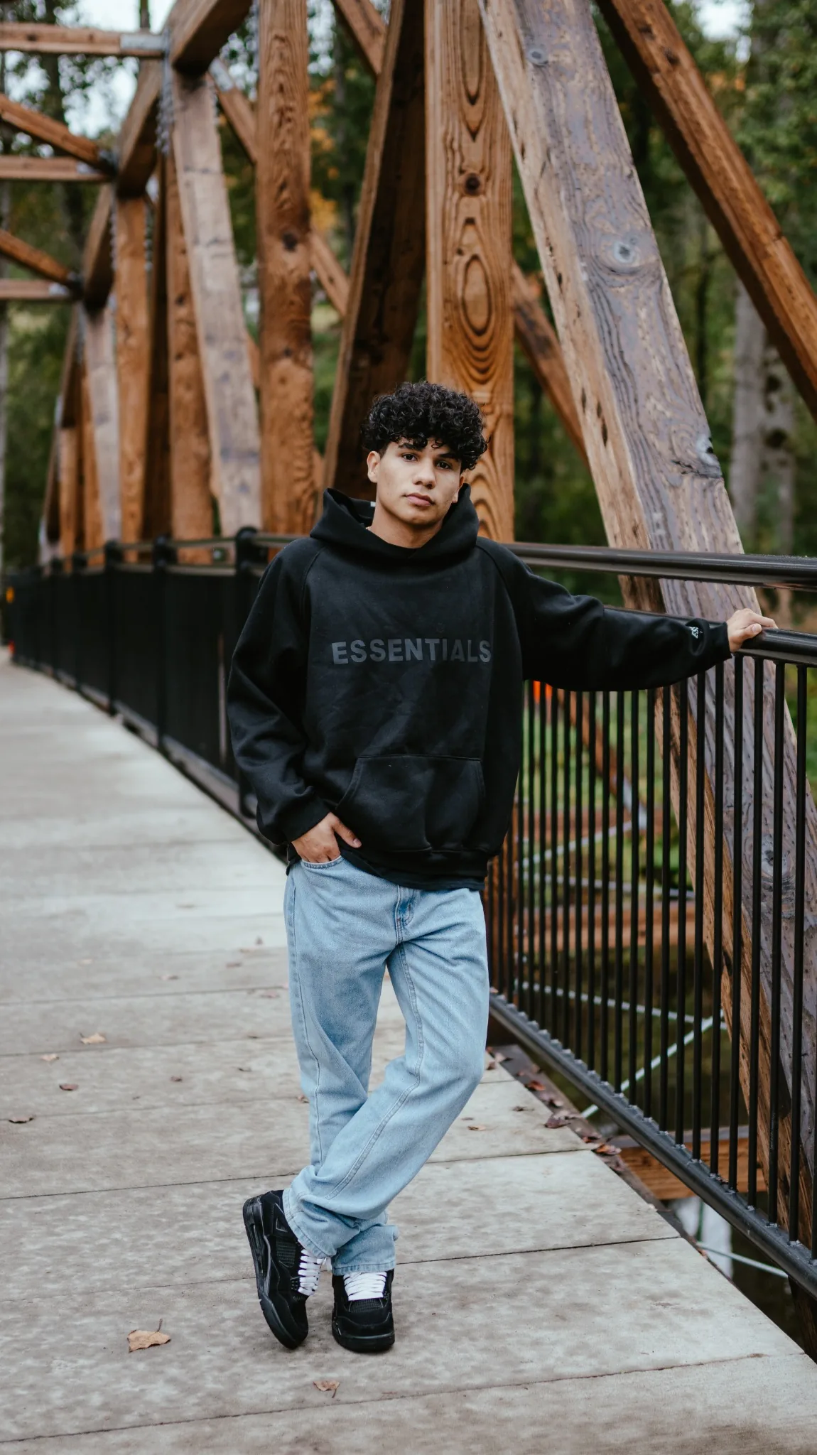 Senior / Grad gallery image 1